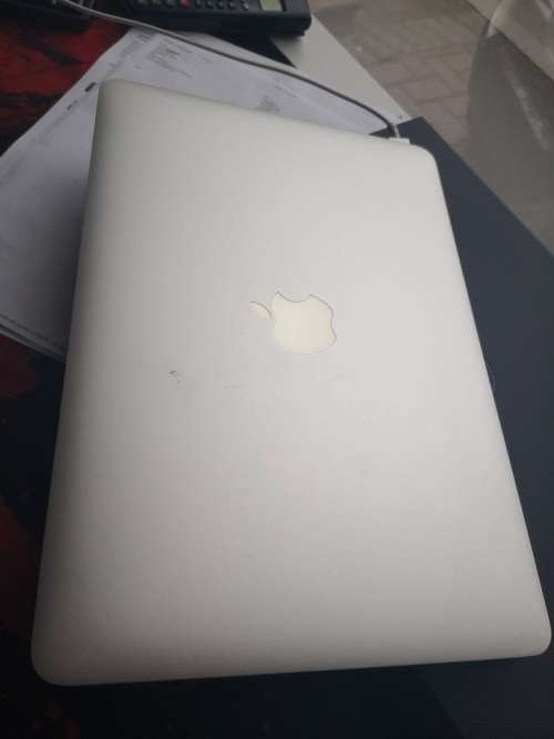 **EXCELLENT**MINT**APPLE MACBOOK AIR i5*64GB SSD*2GB RAM*11"HD*